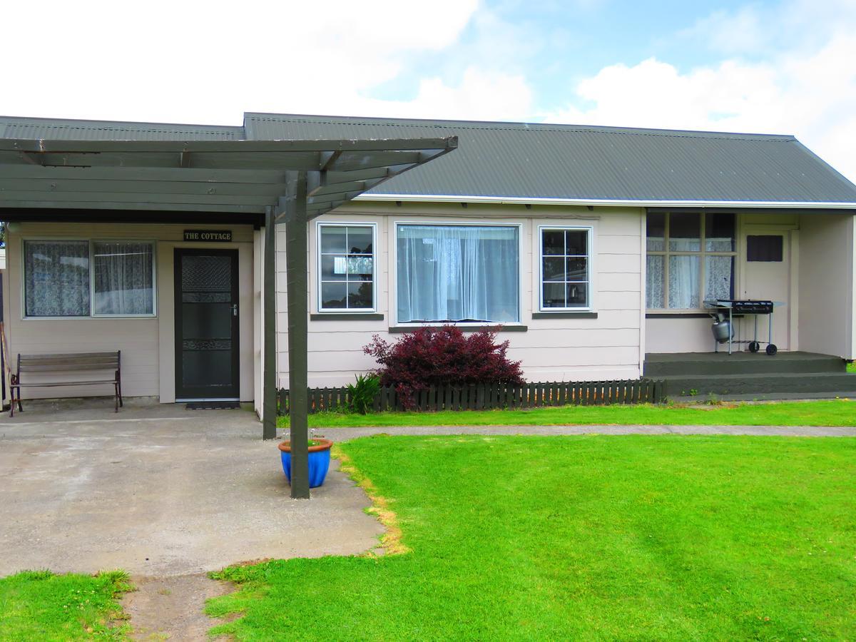 Opunake Motel And Backpackers Lodge Room photo